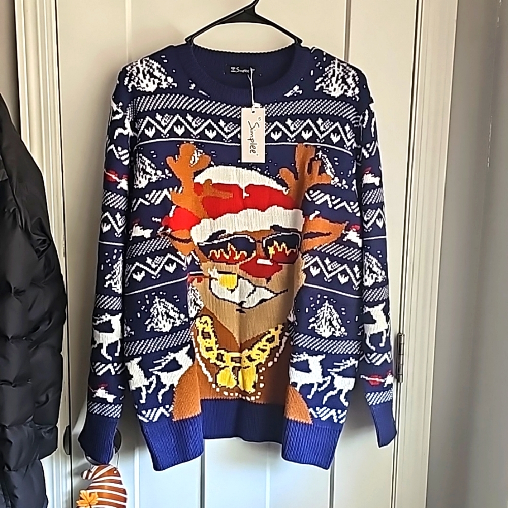 Womens NWTS sz small oversized Christmas Sweater!! Adorable!! SIMPLEE